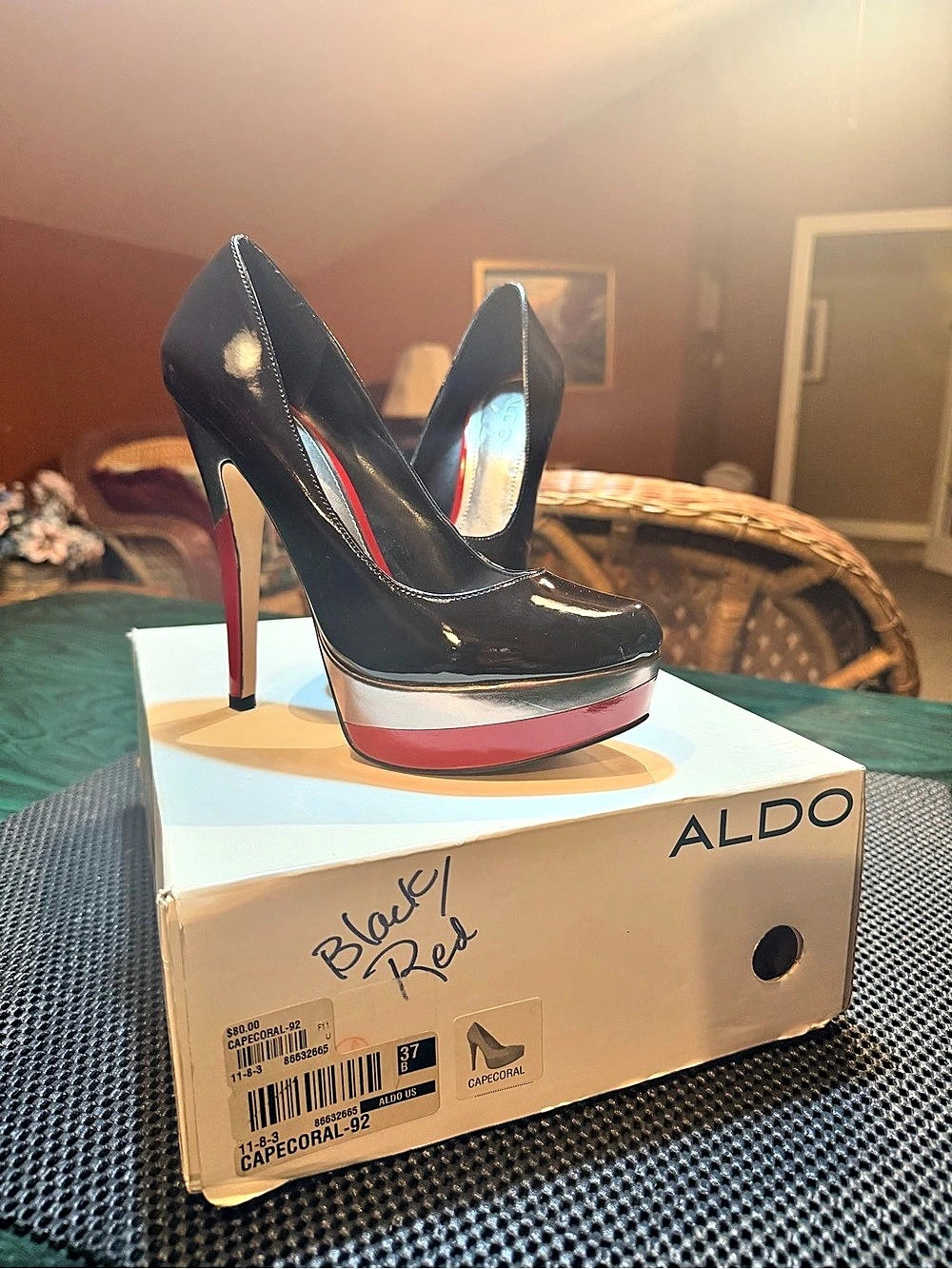 ALDO Capecoral Platform Pumps Platform Patent Heels in Black & Red US 7